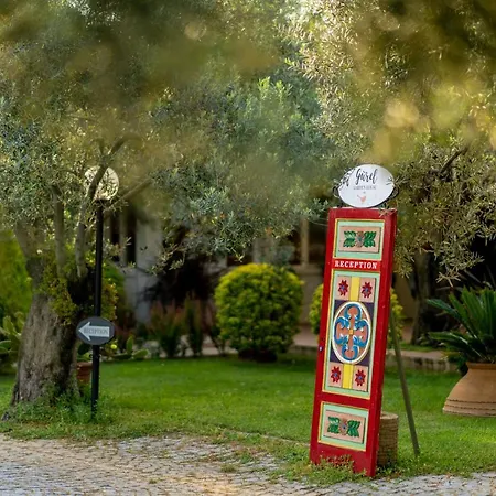 Motell Gurel Garden House
