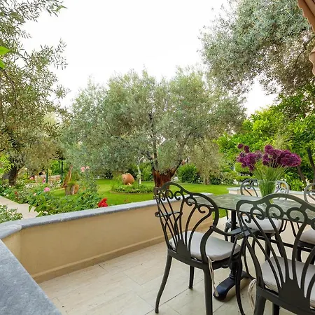 Gurel Garden House Küçükkuyu