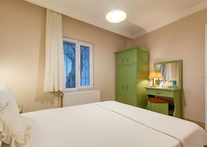 Gurel Garden House Мотель 3*