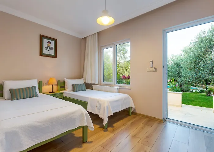 Gurel Garden House 3*