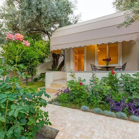 Motel Gurel Garden House