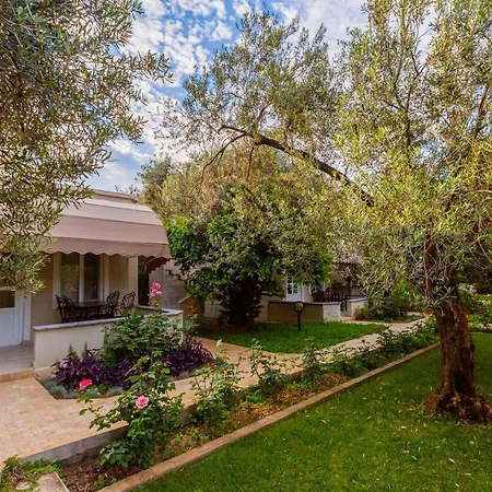 Gurel Garden House Küçükkuyu