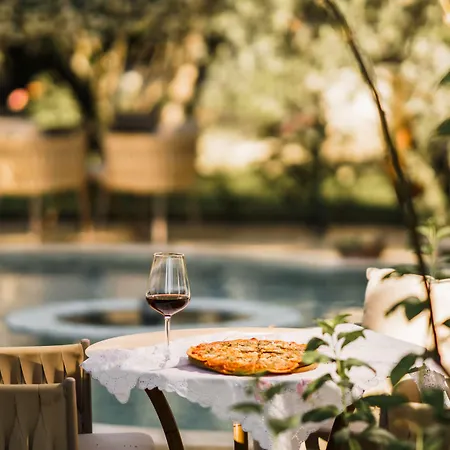 Gurel Garden House موتيل 3*