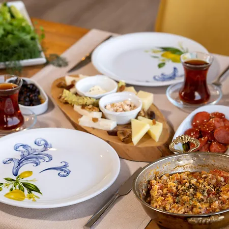 Gurel Garden House موتيل 3*