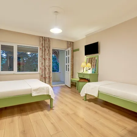 Gurel Garden House موتيل