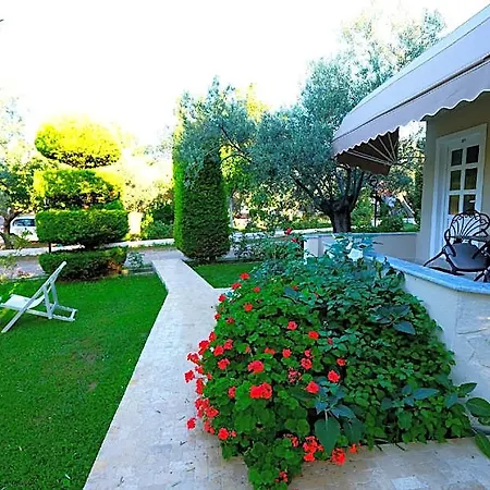 Gurel Garden House 3*