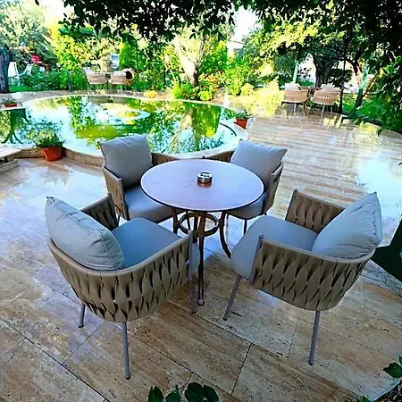 Motell Gurel Garden House 3*